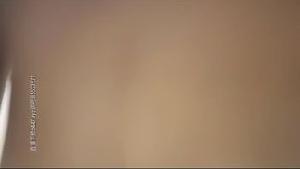 再约奶茶店眼镜大奶妹子，沙发调情扣逼玩振动棒喷水猛操，很是诱惑喜欢不要错过