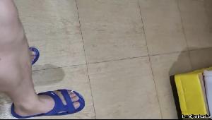 36岁良家人妻，千里送逼，机场接人，逛街，吃饭，开房一条龙，骚妇淫荡欲望强烈，泡良佳作.
