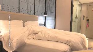 白衣萌妹子_偷拍啪啪苗条身材舔弄口交抱着猛操呻吟娇喘非常诱人